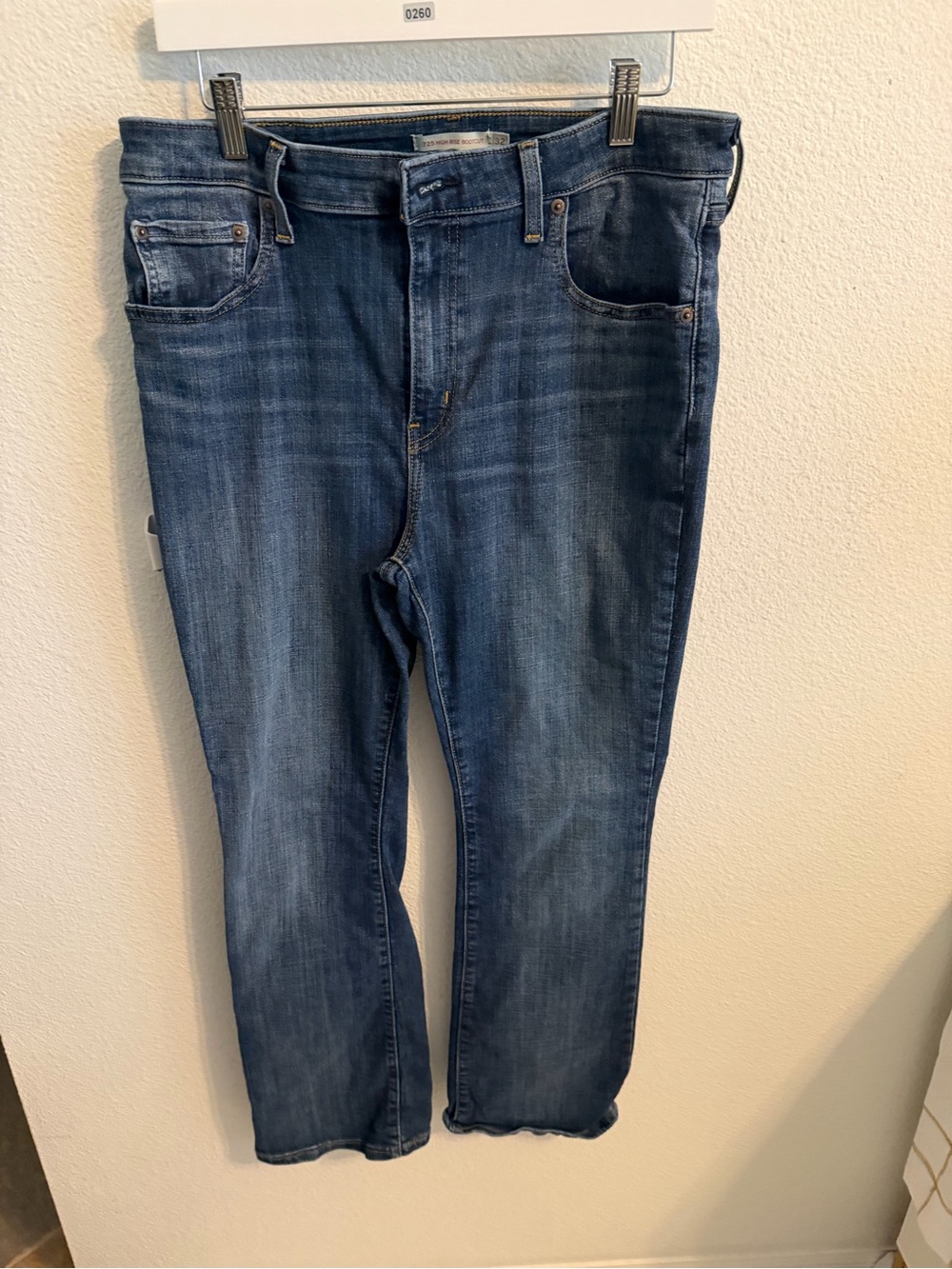 Men's Straight Fit Jeans in Medium Blue Wash